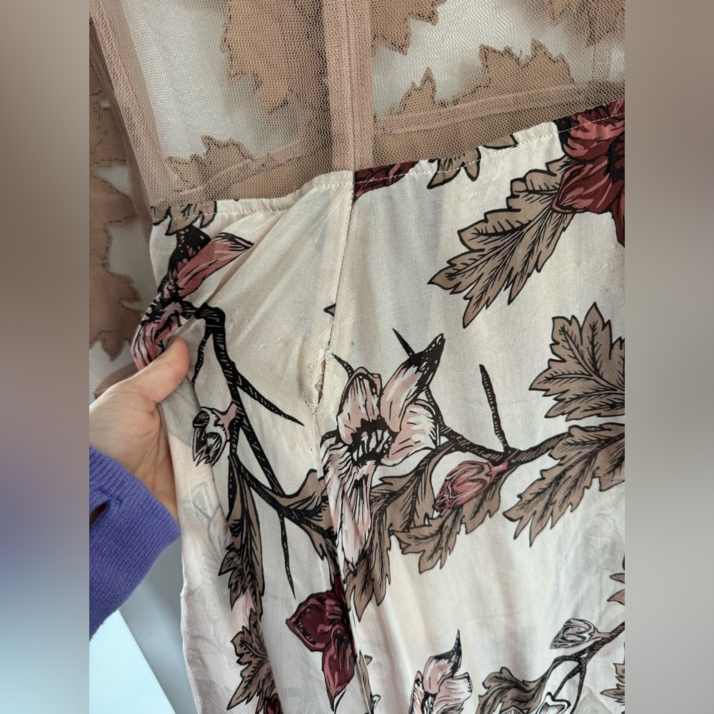 For love and lemons Sierra maxi dress in blush floral. Size XS - Picture 7 of 9